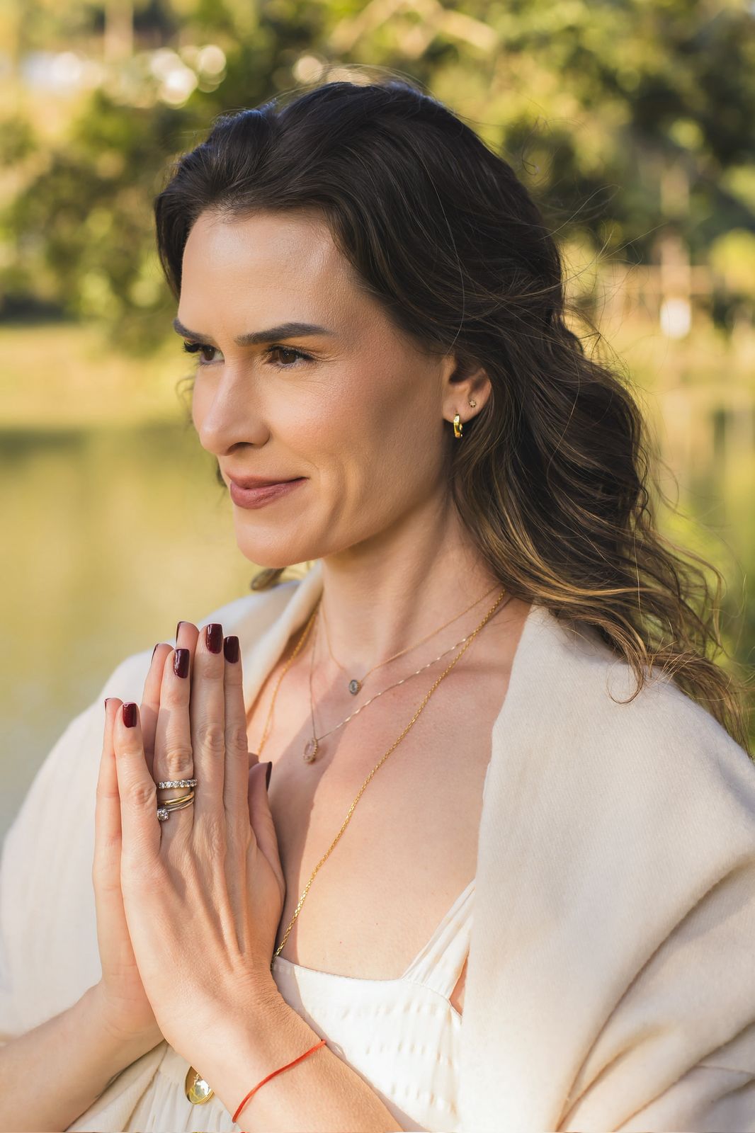 Juliana meditando